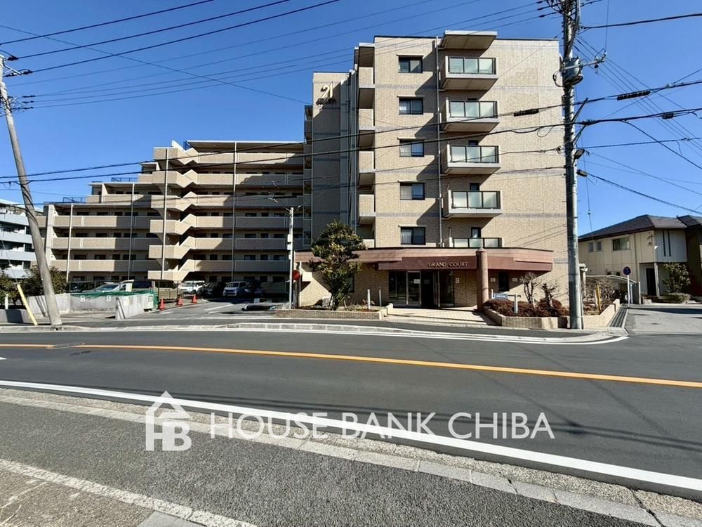 Renovated 3LDK Apartment in Ichikawa, Chiba - 72.23m2 - Thumbnail 2