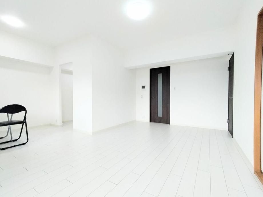 Renovated 4LDK Apartment Near Ainori Kyoiku-Dai Station, Sapporo - Thumbnail 4