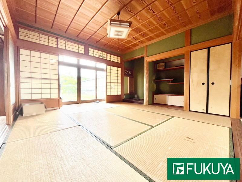 5LDK Japanese-Style House with 267m2 Land in Izumi, Osaka - Thumbnail 3