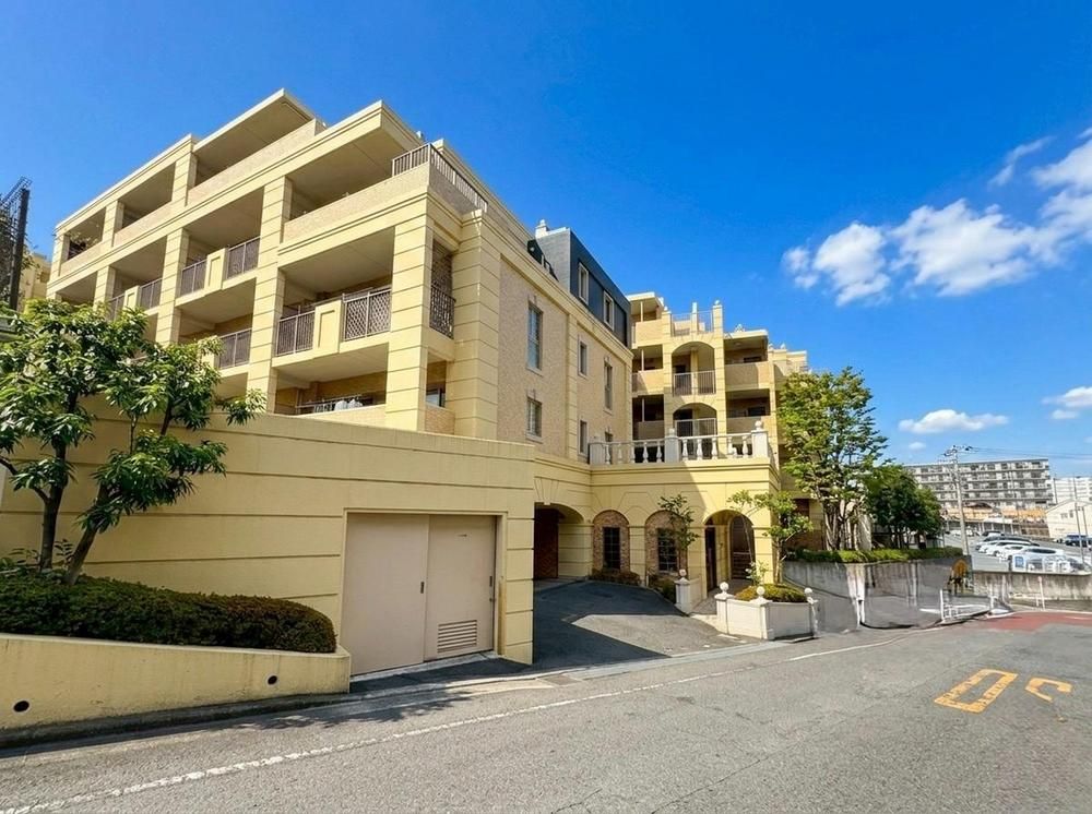 Renovated 3LDK Apartment in Kawasaki, Kanagawa - Image 1