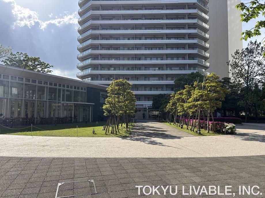 3LDK Apartment for Sale in Kanagawa Ward, Yokohama - Thumbnail 4