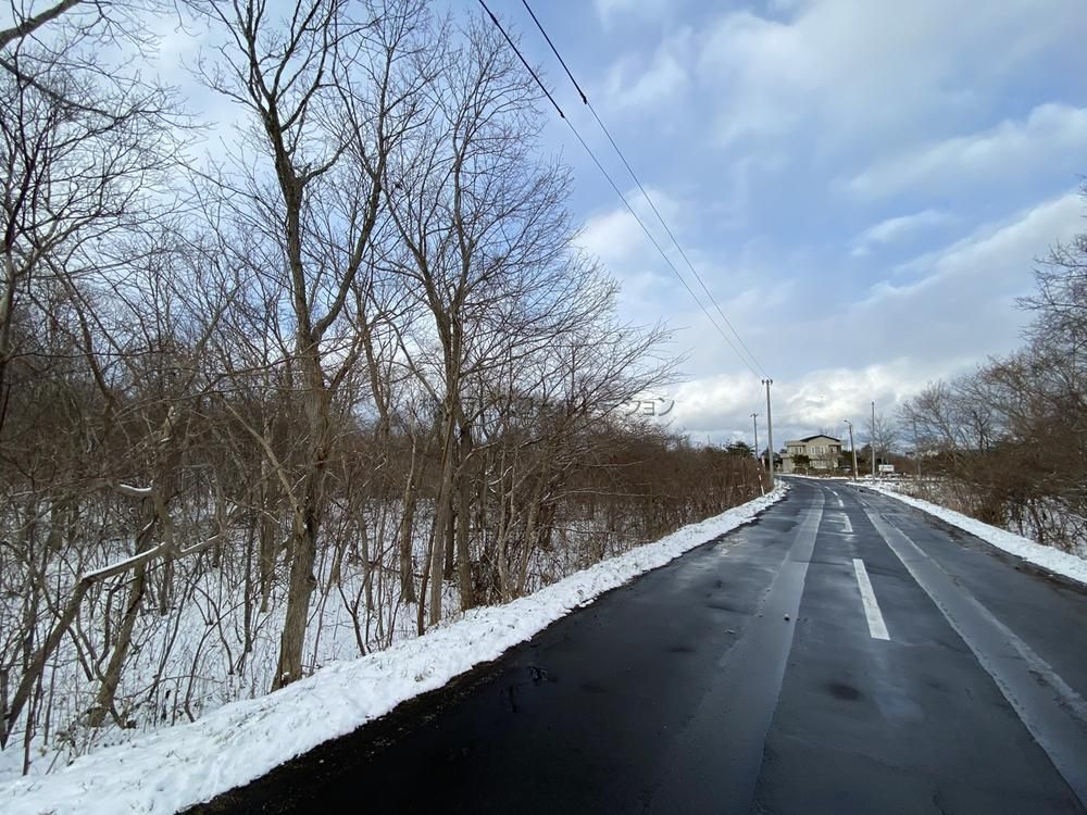 Land for Sale in Shikabe, Hokkaido - 3,305 sqm - Image 1