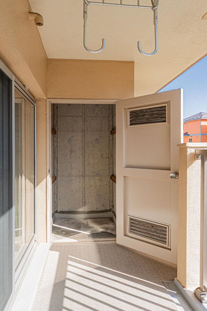 2LDK Apartment for Sale in Sakae Ward, Yokohama - Thumbnail 2