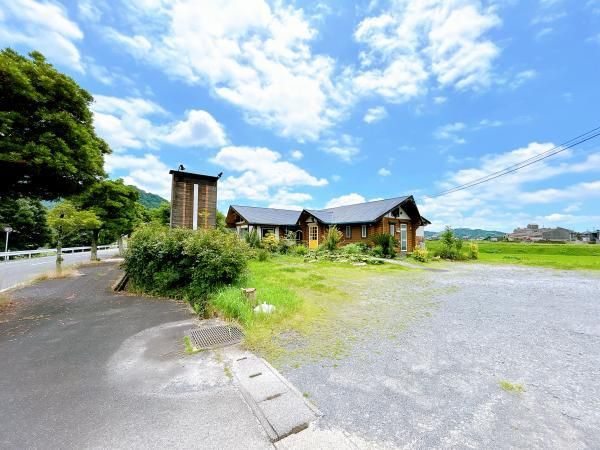 Log House on 909m2 Land for Sale in Arita, Saga - Thumbnail 2