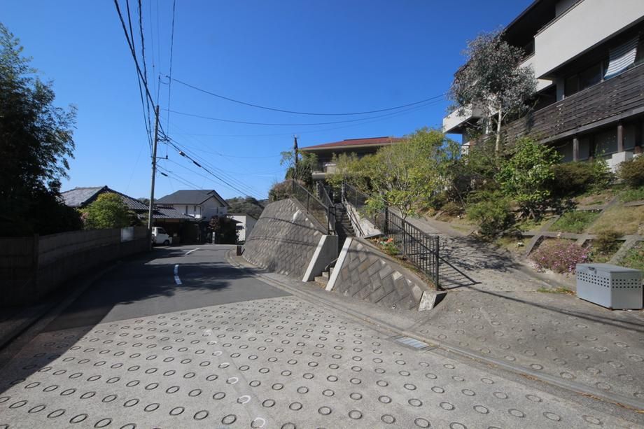 6LDK House in Hayama with Panoramic Views | 119,900,000 Yen - Thumbnail 2