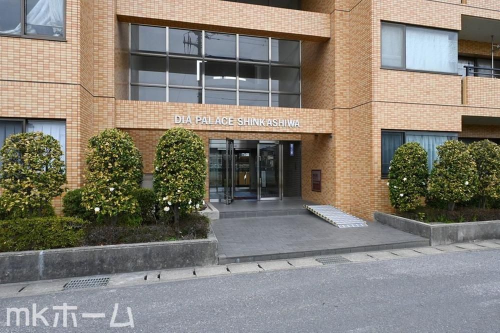 Renovated 3LDK Apartment in Kashiwa, Chiba – 75.95m² - Thumbnail 2