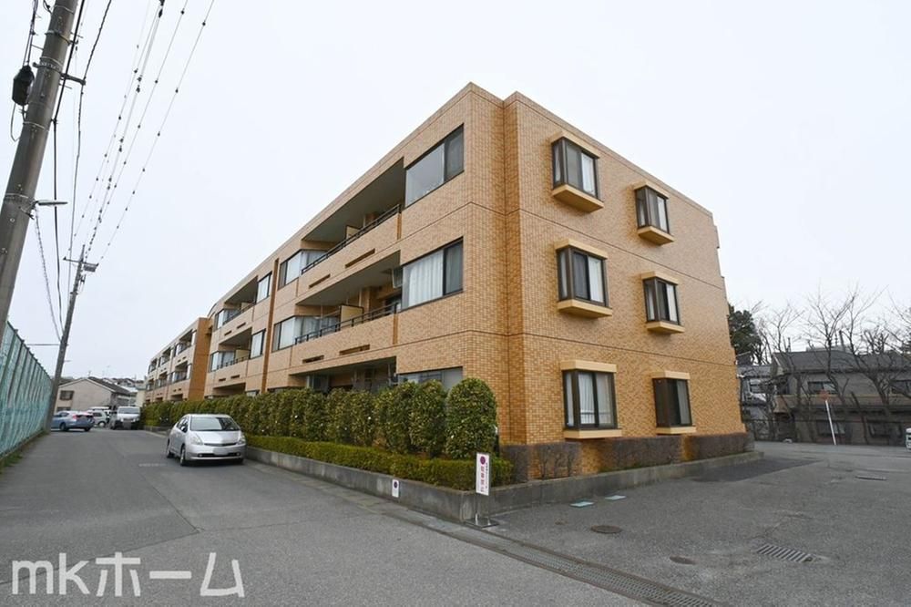 Renovated 3LDK Apartment in Kashiwa, Chiba – 75.95m² - Thumbnail 3