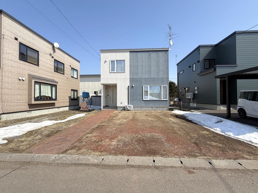 5LDK House for Sale in Kitahiroshima, Hokkaido - 236m2 Land - Thumbnail 3