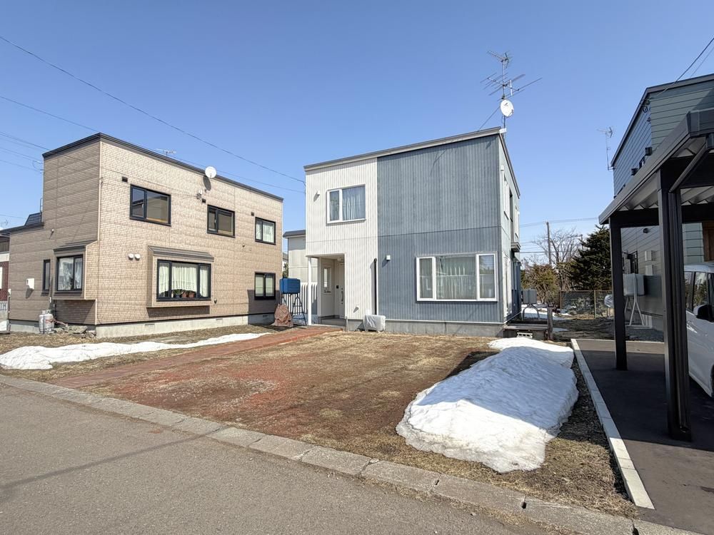 5LDK House for Sale in Kitahiroshima, Hokkaido - 236m2 Land - Thumbnail 2