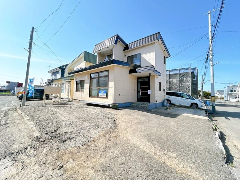 Renovated 3LDK House on Corner Lot in Obihiro, Hokkaido - Thumbnail 2