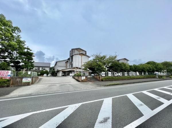 Spacious 5LDK Detached House in Gakuen Kibana-dai, Miyazaki - Thumbnail 3