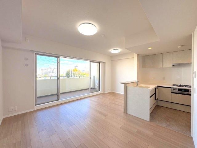 Renovated 3LDK Apartment in Saitama City Near Nisshin Station - Thumbnail 4