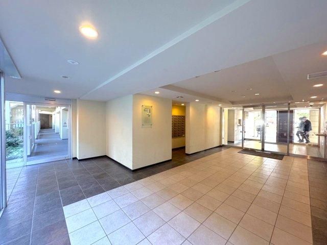 Renovated 3LDK Apartment in Saitama City Near Nisshin Station - Thumbnail 2
