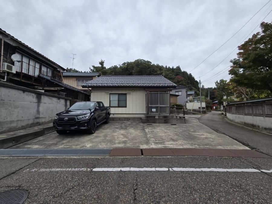 3DK Single-Story House for Sale in Kamo City, Niigata - Thumbnail 2