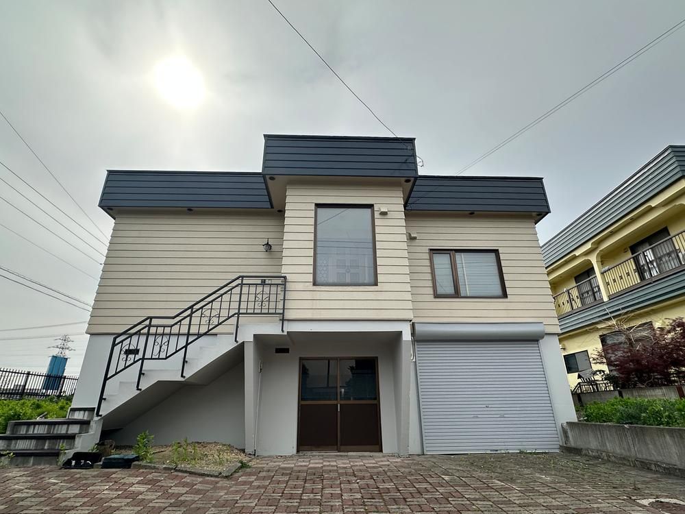 Renovated 4LDK House for Sale in Bibai, Hokkaido - Thumbnail 2