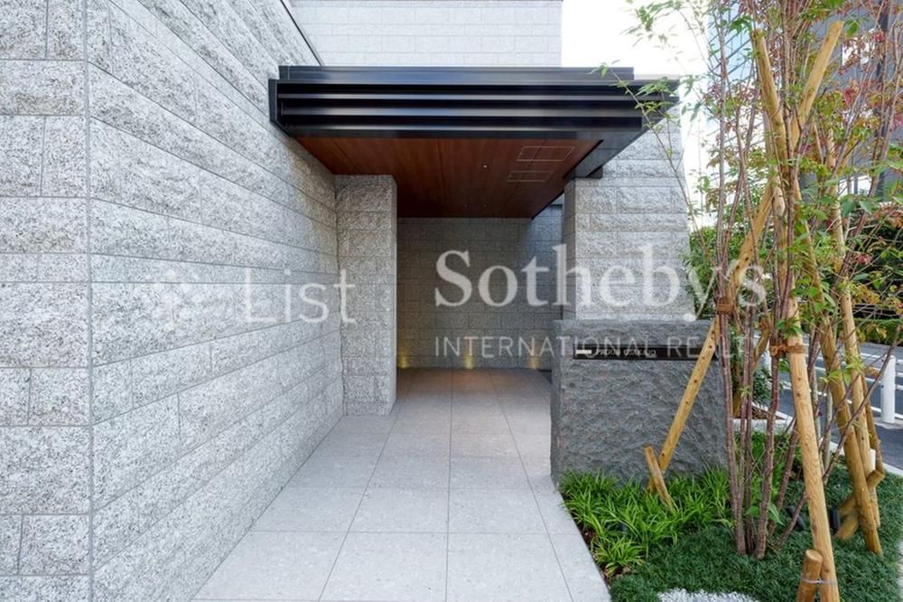 Proud Osaka Castle 2LDK New Apartment in Osaka City - Thumbnail 2
