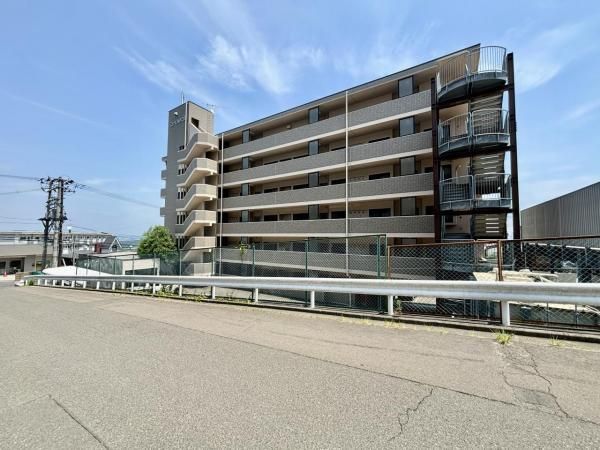Renovated 3LDK Apartment for Sale in Sendai, Miyagi - Thumbnail 2
