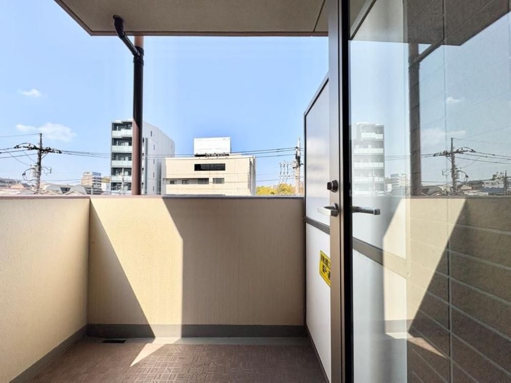 Renovated 3LDK Apartment in Nerima, Tokyo - 62.68m² - Thumbnail 4