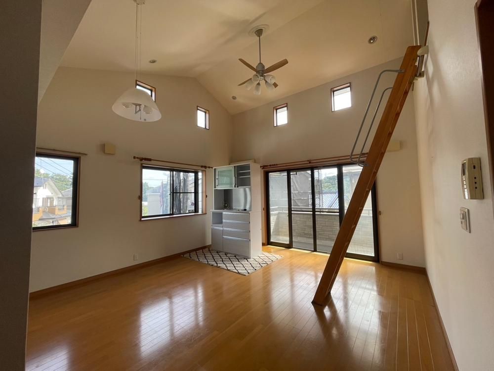 5LDK Two-Generation House for Sale in Akiruno, Tokyo - Thumbnail 4