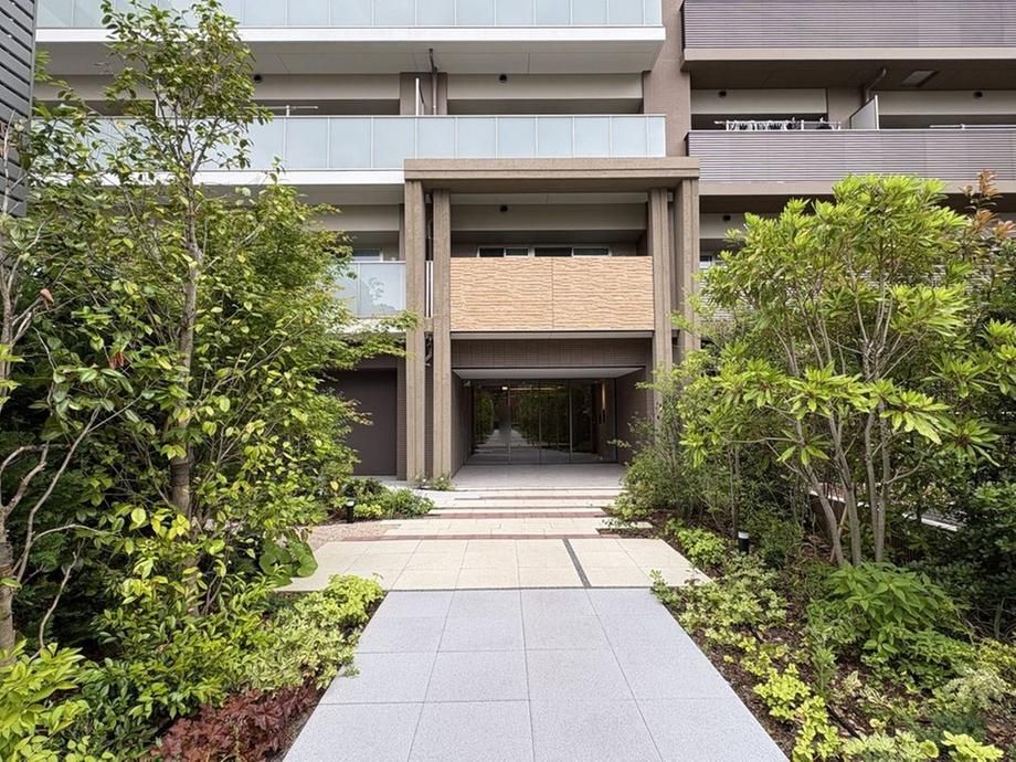 2LDK Apartment for Sale in Funabashi, Chiba - 60.39m² - Thumbnail 2