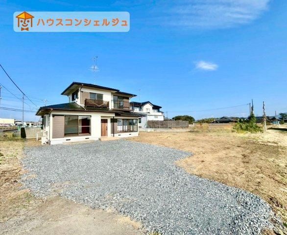 Renovated 3LDK House with 8-Car Parking in Chikusei, Ibaraki - Thumbnail 2