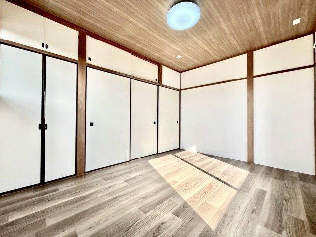 Renovated 3LDK House with 8-Car Parking in Chikusei, Ibaraki - Thumbnail 4