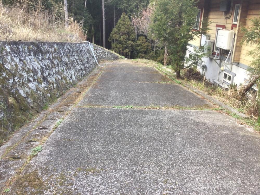 Land for Sale in Atami, Shizuoka - 906 sqm with Ocean and Mountain Views - Thumbnail 3