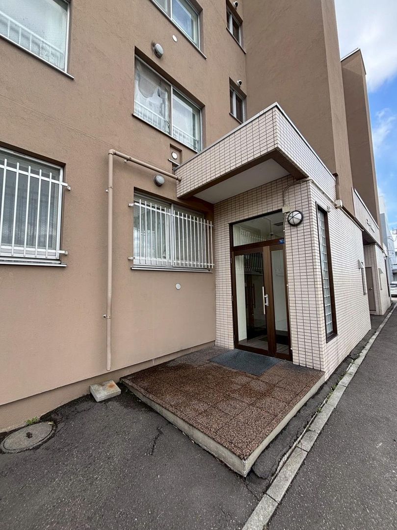 2LDK Apartment for Sale in Shiroishi, Sapporo - 69m2 - Thumbnail 2