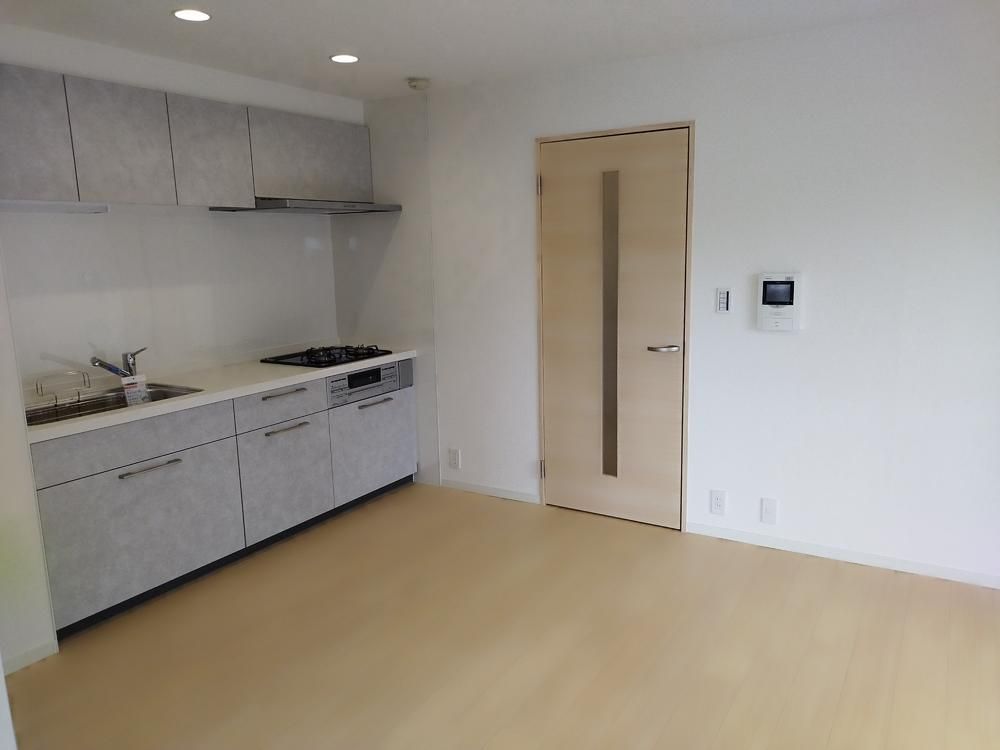 Fully Renovated 3LDK Apartment in Sendai Aoba Ward - Thumbnail 4