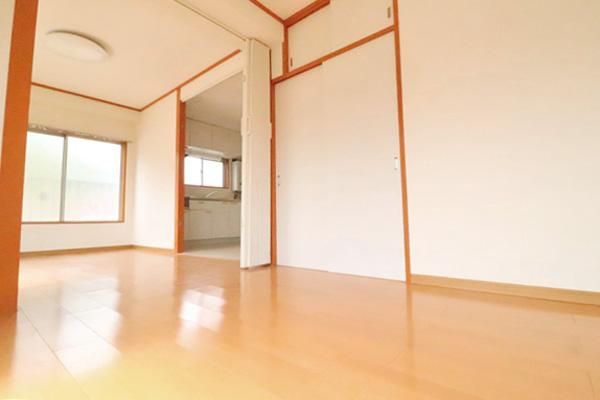 2DK Apartment for Sale in Naka-ku, Yokohama Near Yamate Station - Thumbnail 3