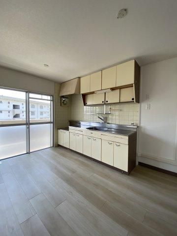 Renovated 3DK Apartment for Sale in Funabashi, Chiba - Thumbnail 3