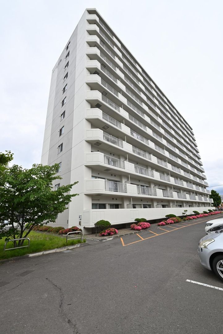 11-Story RC Apartment in Sapporo Higashi-ku, Hokkaido - Thumbnail 3