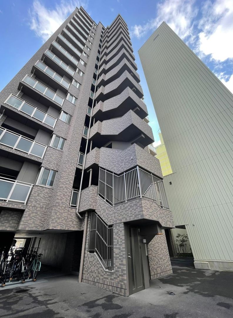 2LDK Apartment for Sale in Kochi City, 65m² - Thumbnail 2