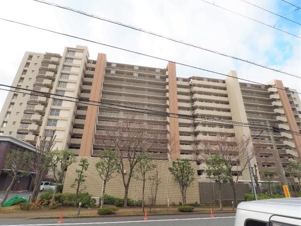 Duo Hills Funabashi 3LDK Apartment for Sale in Chiba - Thumbnail 2