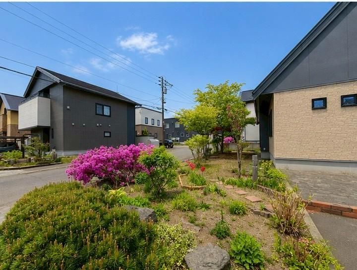 4LDK House for Sale in Kiyota-ku, Sapporo with Solar Panels - Thumbnail 2
