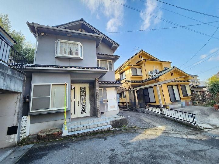 Renovated 4LDK House for Sale in Kaita, Hiroshima - Thumbnail 3