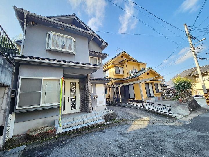 Renovated 4LDK House for Sale in Kaita, Hiroshima - Thumbnail 2