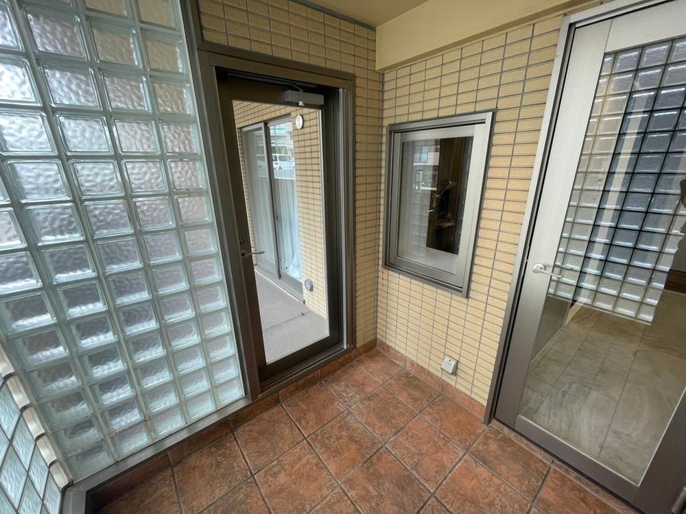 Renovated 4LDK Apartment in Kawasaki, Kanagawa - Thumbnail 3