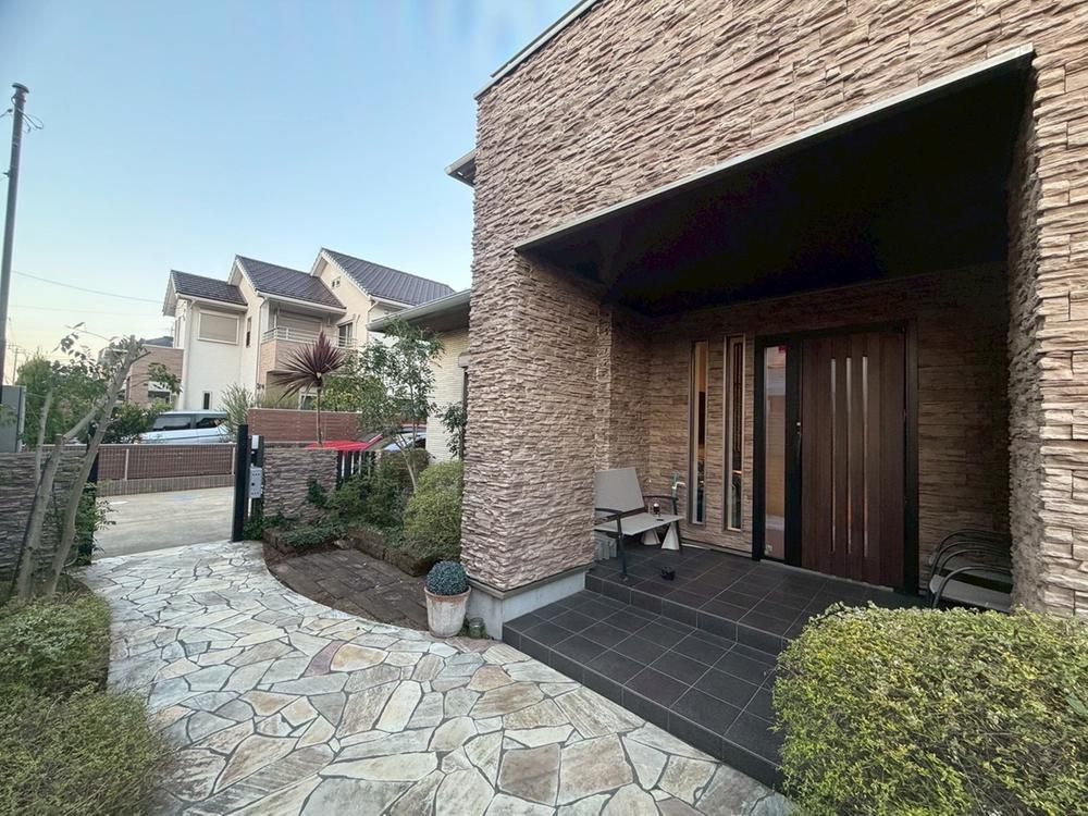 Spacious 5LDK House for Sale in Funabashi, Chiba Near Misaki Station - Thumbnail 2