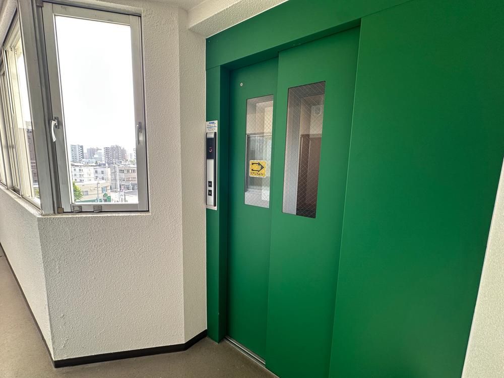 Renovated 3LDK Apartment Near Nishi-Juhachi-Chome Station, Sapporo - Thumbnail 2