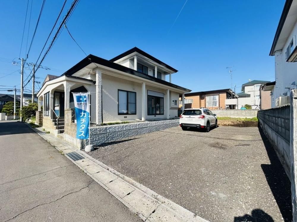 Renovated 4LDK+S House in Hakodate with 4 Parking Spaces - Thumbnail 2