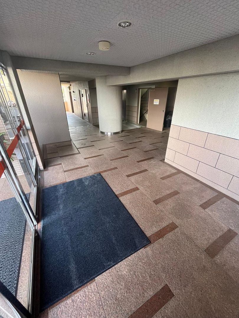 Renovated 3LDK Apartment in Nagasaki City, 71.11m2 - Thumbnail 2