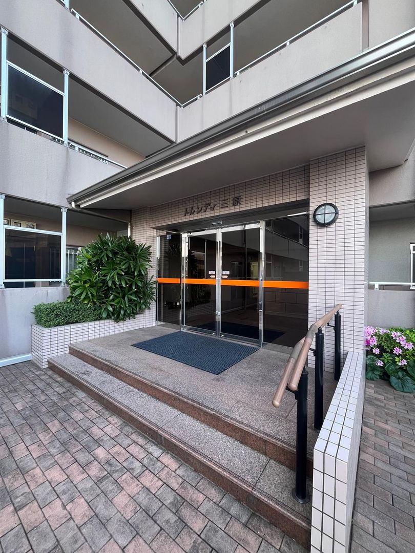 Renovated 3LDK Apartment in Nagasaki City, 71.11m2 - Thumbnail 4