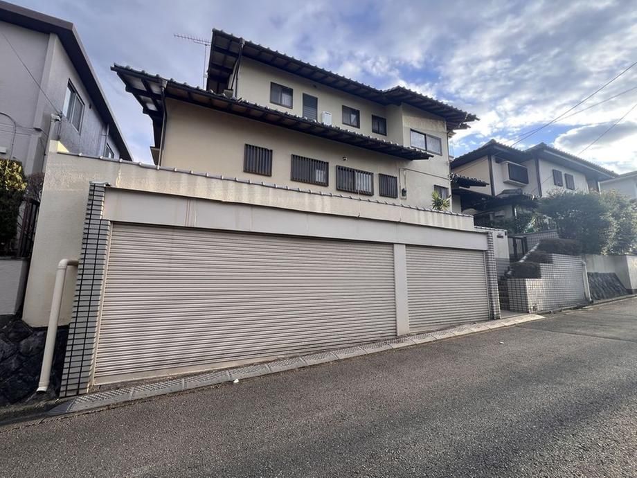 5LDK+S House with 3-Car Garage near Mejirodai Station, Hachioji - Thumbnail 2