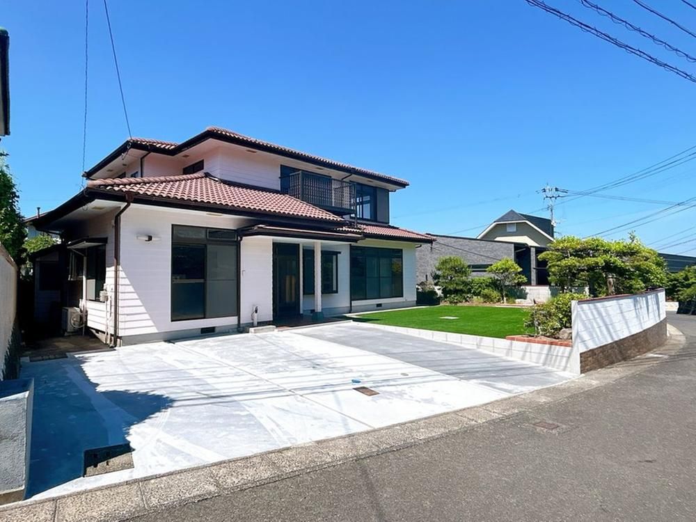 Renovated 5LDK House in Sasebo, Nagasaki – 165m², 3 Car Parks - Thumbnail 2