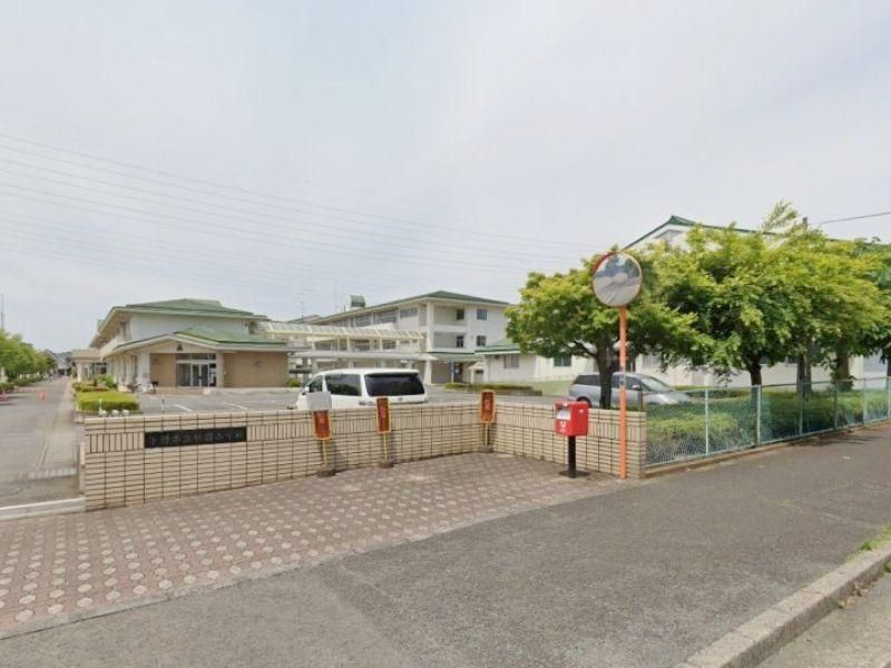 Fully Renovated 2LDK Apartment in Shimotsuke, Tochigi - Thumbnail 2