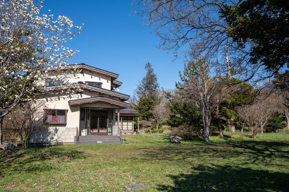 9LDK Detached House with Large Garden in Kyowa, Hokkaido - Image 1
