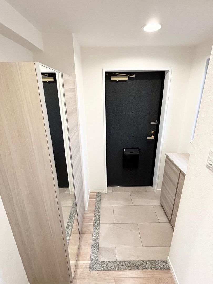 Verve Uehonmachi 3LDK Renovated Apartment for Sale in Osaka - Thumbnail 2