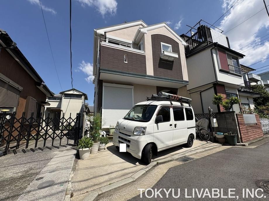 4LDK Detached House for Sale in Isogo-ku, Yokohama - Thumbnail 2