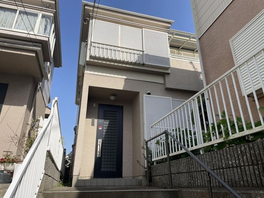 4LDK Detached House for Sale in Kounan, Yokohama - Thumbnail 2